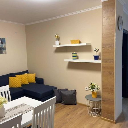 Flowers Garden Apartment Veliko Tarnovo Exterior photo